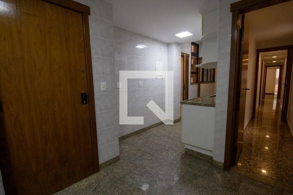 Apartment, 184 m², with a bathtub — photo 41