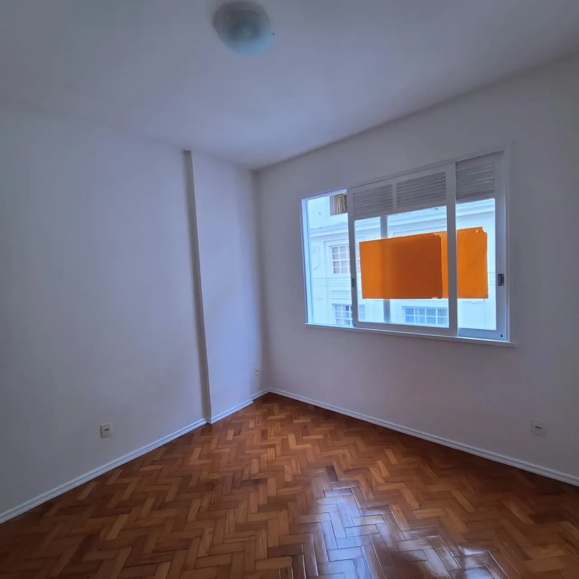 Apartment on the 6th floor with wood or laminate floors — photo 9