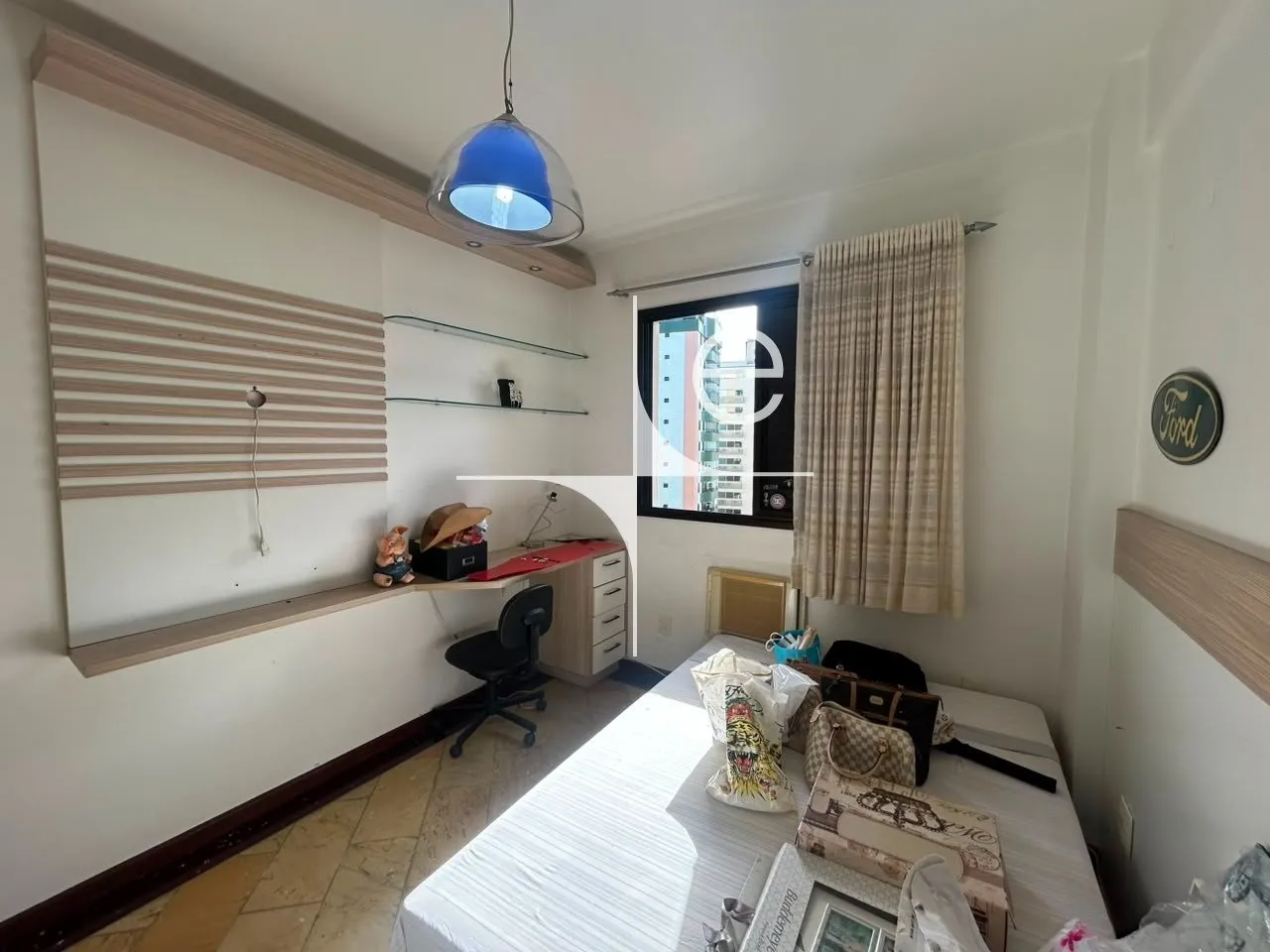 254 m² apartment with a walk-in closet and a home office — photo 27