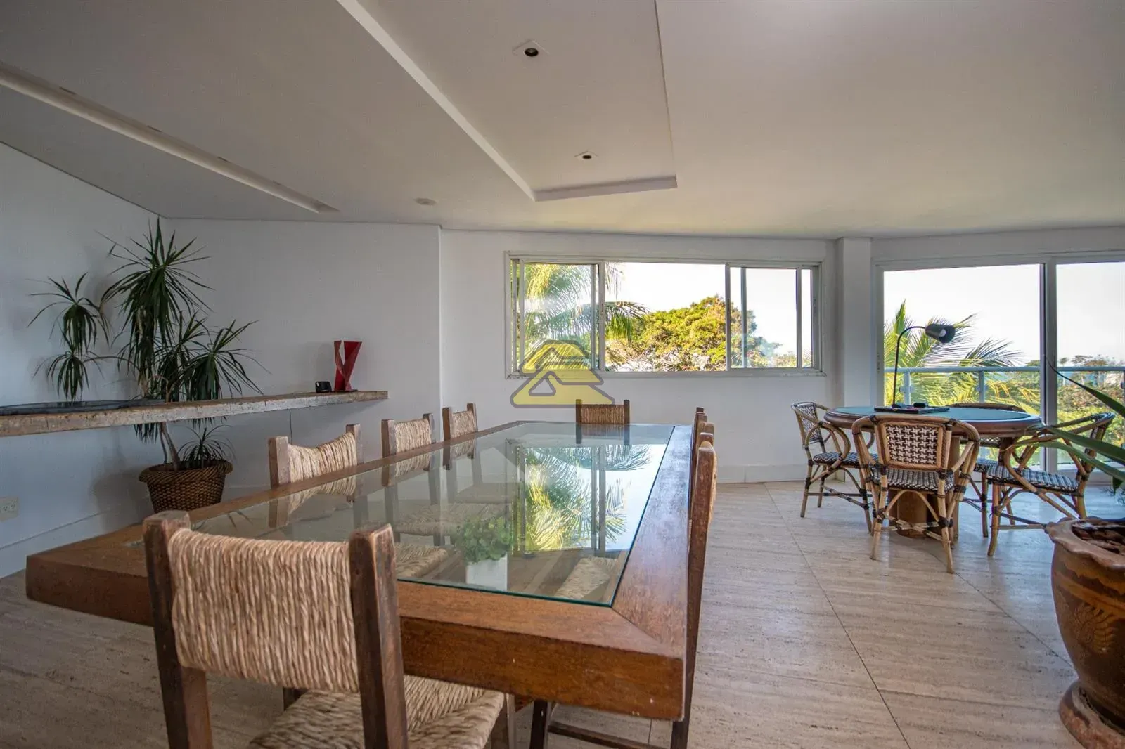 House with 5 bedrooms and 5 bathrooms, 4 parking spots — photo 15