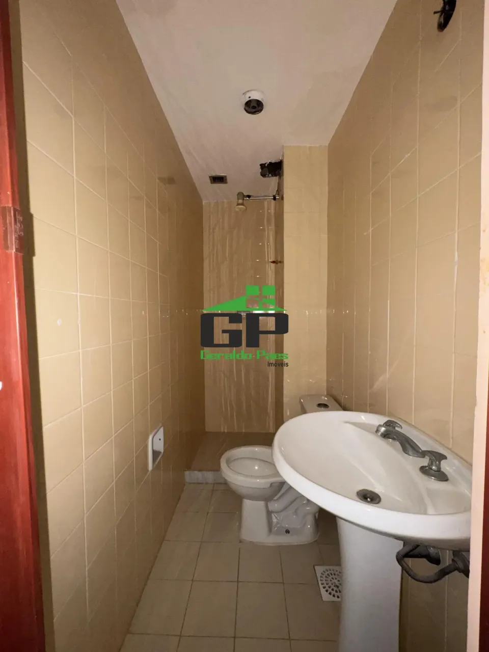Apartment with 2 bedrooms, balcony and 1 parking spot — photo 2