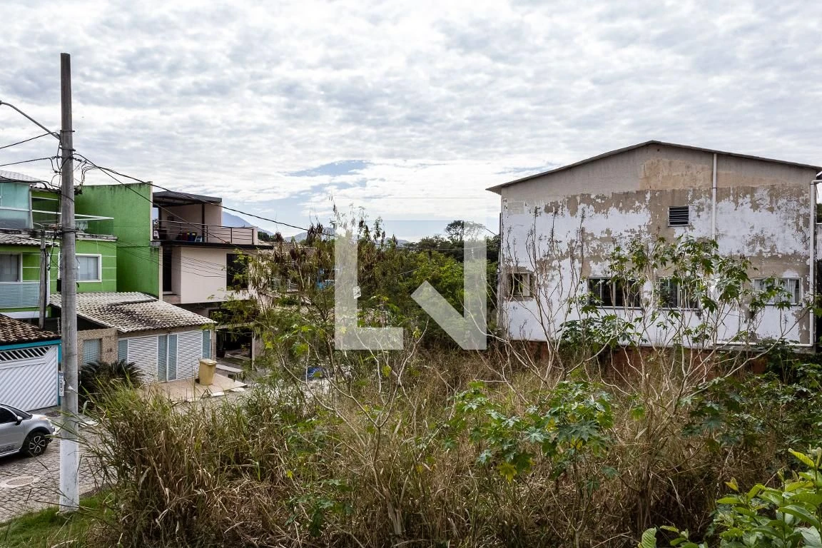 House with 3 bedrooms and a private garden — photo 47