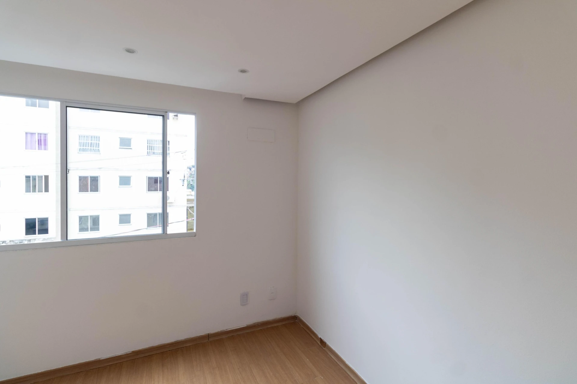 Walk-in closet in a 2-bedroom apartment, 43 m² — photo 13