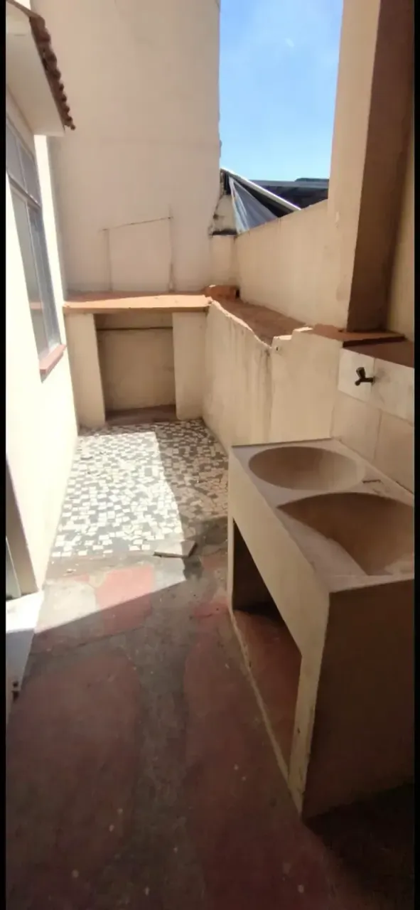 Unfurnished apartment with 2 bedrooms and a terrace — photo 2