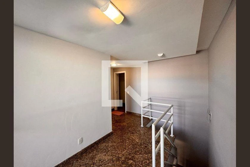 4 quartos e banheira: apartamento de 233 m² — photo 28