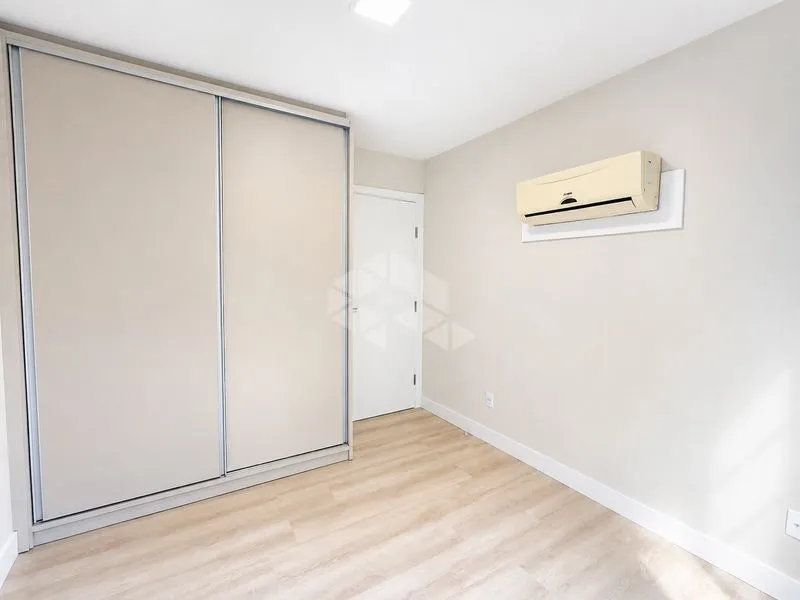 Departamento de 4 dormitorios con ventanales de piso a techo — photo 34