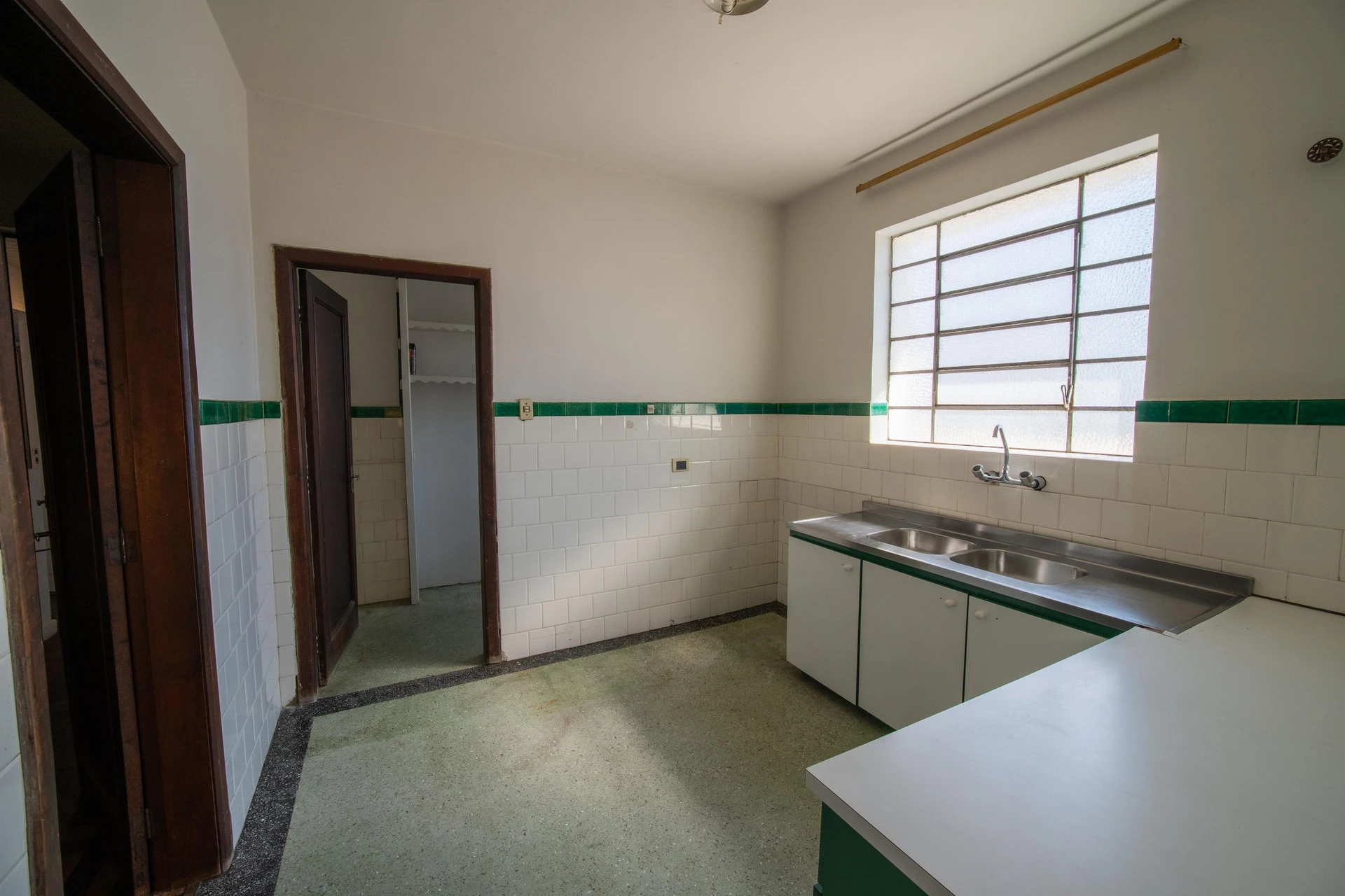 Apartamento con 3 dormitorios y 1 baño con jacuzzi del edificio — photo 22