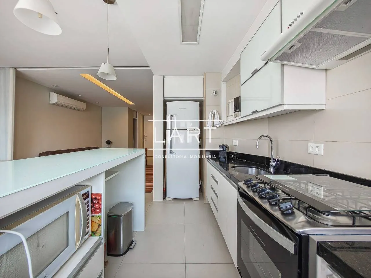 Furnished 1-bedroom apartment with 2 bathrooms — photo 8