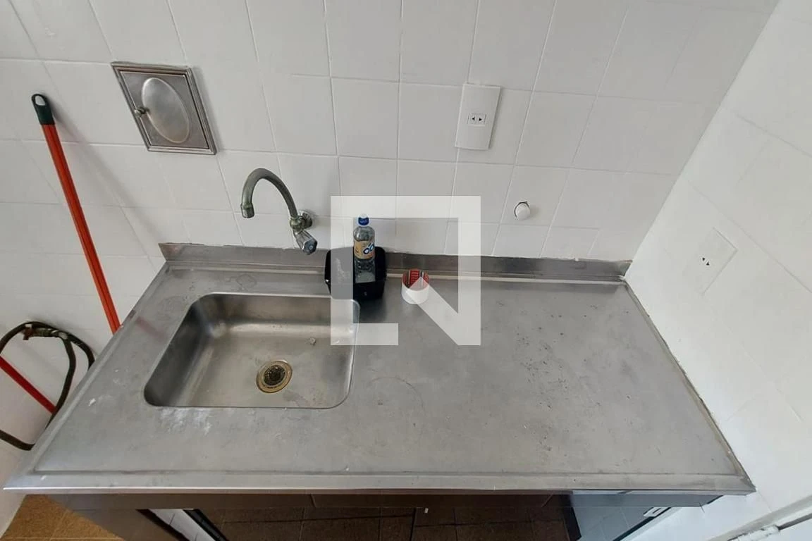 2-bedroom apartment in a building with a pool — photo 40