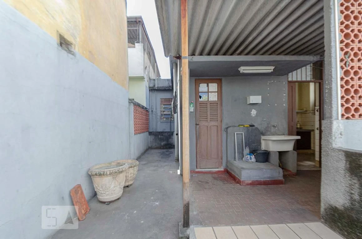 Unfurnished house with 6 bedrooms and private garden — photo 21