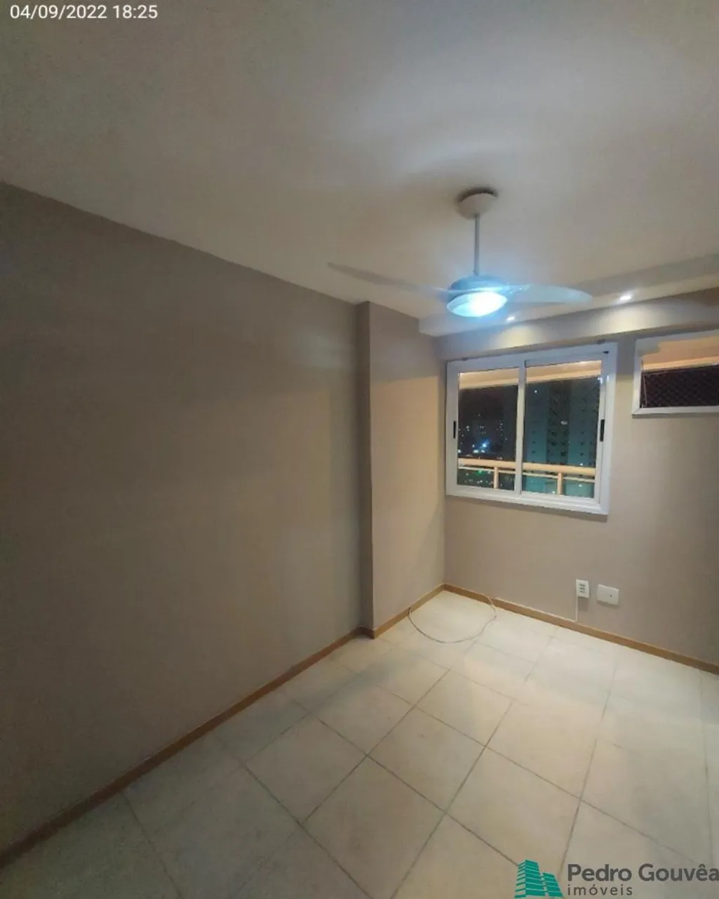 Apartamento residencial com cozinha fechada e coifa — photo 11