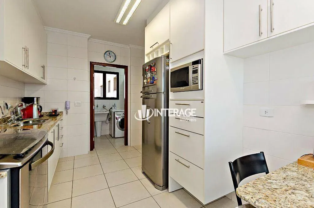 249 m² apartment with 3 bedrooms and 3 bathrooms — photo 8