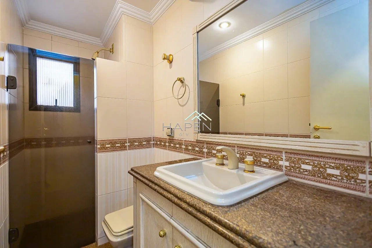 Furnished 4-bedroom apartment with 4 bathrooms — photo 26