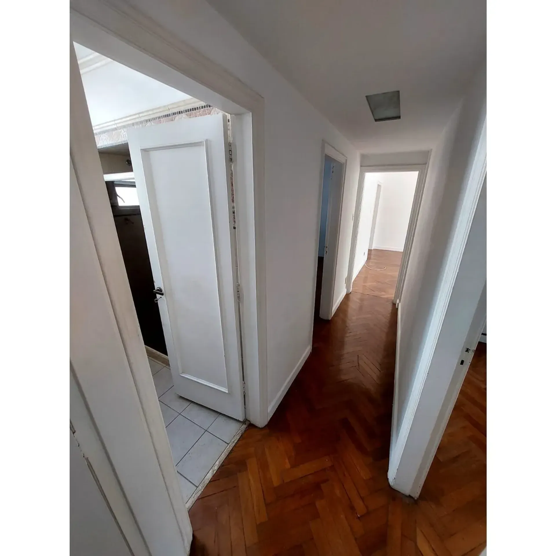 Home office in a 3-bedroom apartment, 132 m² — photo 35