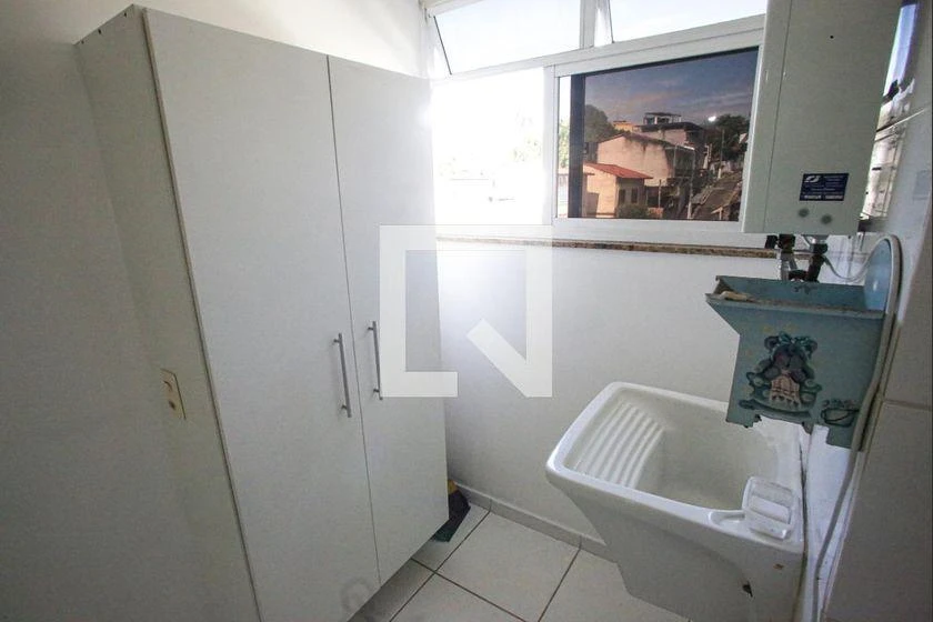 Balcony with a grill in a 3-bedroom apartment, 131 m² — photo 19