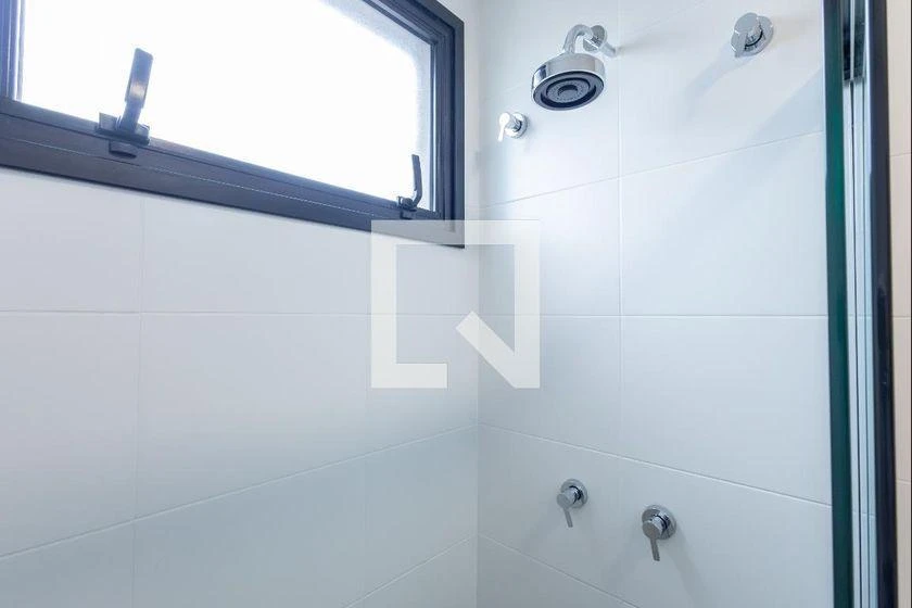 Furnished 1-bedroom apartment with 24 m² and floor-to-ceiling windows — photo 37