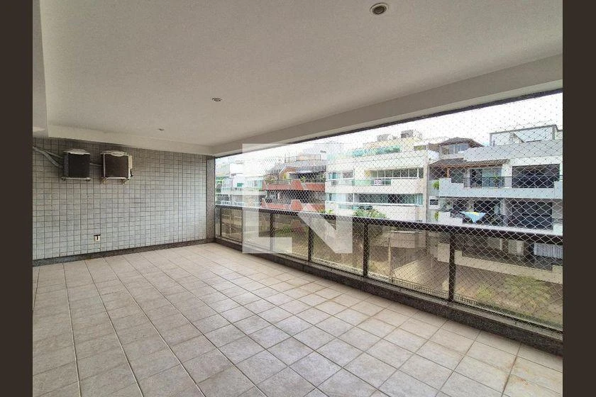 Rental apartment with 3 bedrooms and 208 m² — photo 33