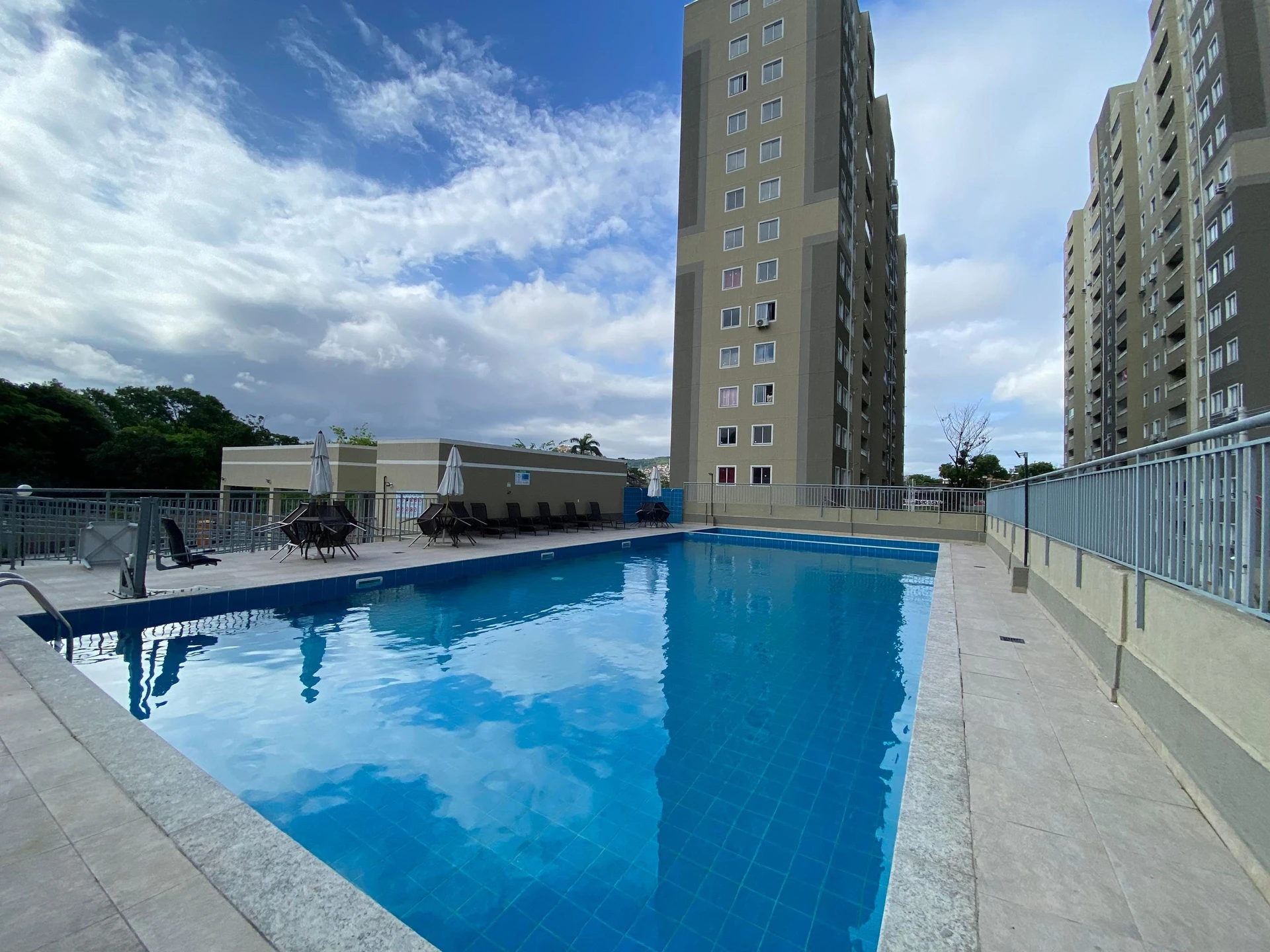One-bedroom apartment with a grill on the balcony — photo 23