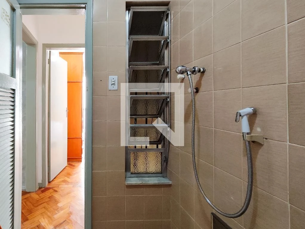 1-bedroom apartment with a gas stove kitchenette — photo 30