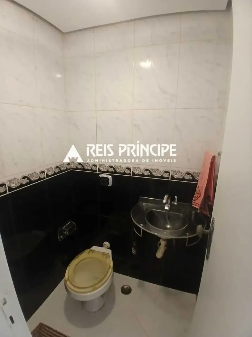 Unfurnished house with 4 bedrooms and 5 bathrooms — photo 2