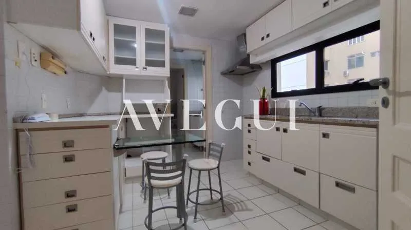 165 m² apartment with 3 bedrooms, 5 baths, and balcony — photo 25