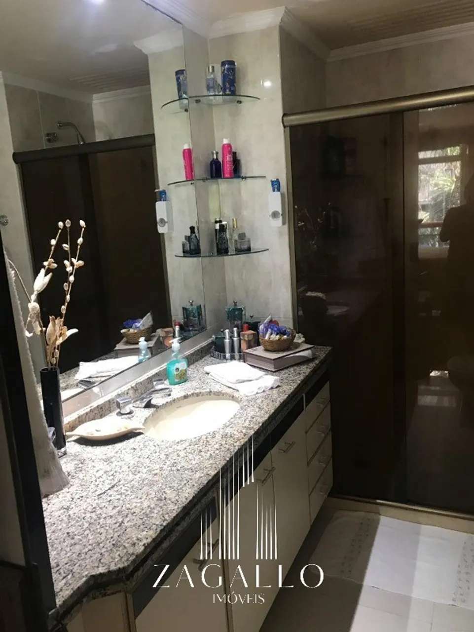 Apartamento mobiliado com 4 quartos e 5 banheiros — photo 2