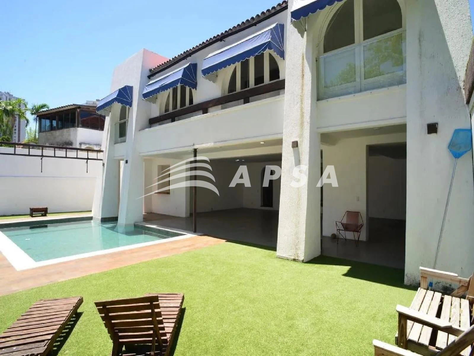 4-bedroom house with a private pool — photo 20