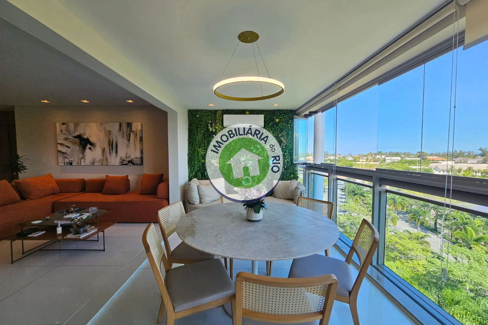 Unfurnished apartment with 4 bedrooms and glass balcony — photo 22