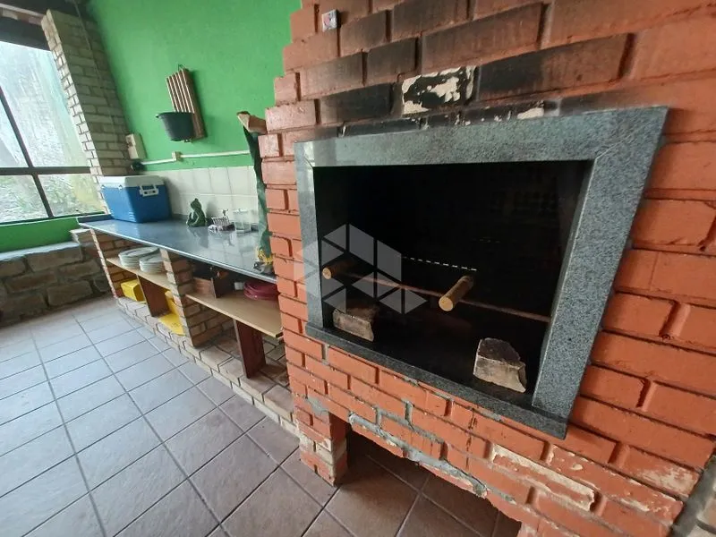 Furnished 278 m² house with 4 bedrooms and private garden
