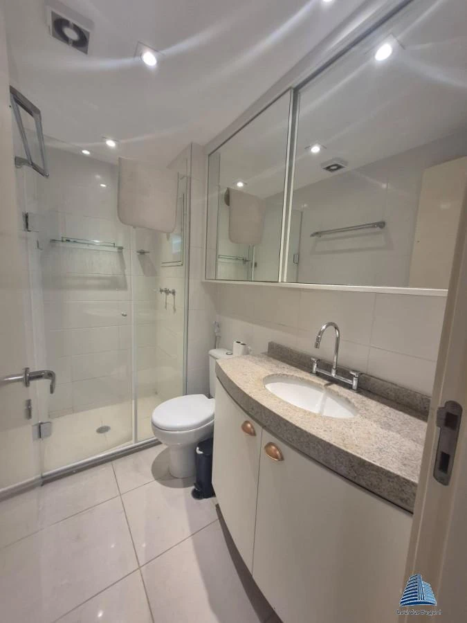 One-bedroom apartment with a washing machine — photo 9