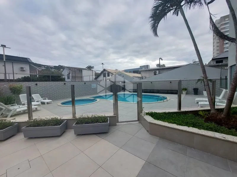 Apartamento de 3 quartos em condomínio com piscina — photo 26