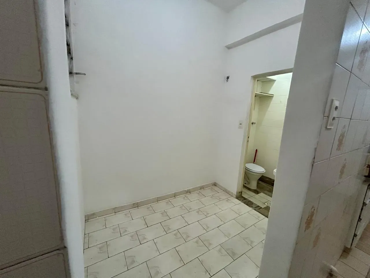 Wood or laminate floors in a 2-bedroom apartment, 59 m² — photo 10