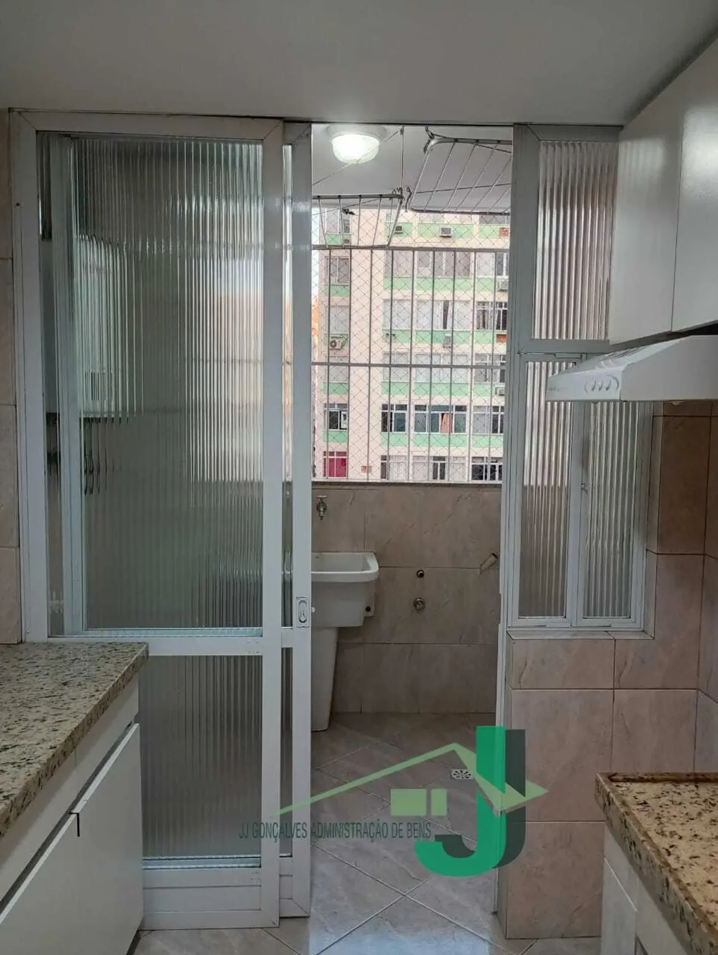 3-bedroom apartment with 3 bathrooms and 2 parking spots — photo 26