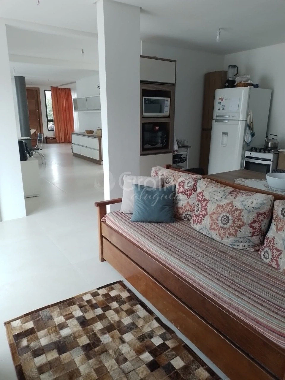 Furnished house with 4 bedrooms, 288 m² and 3 parking — photo 3