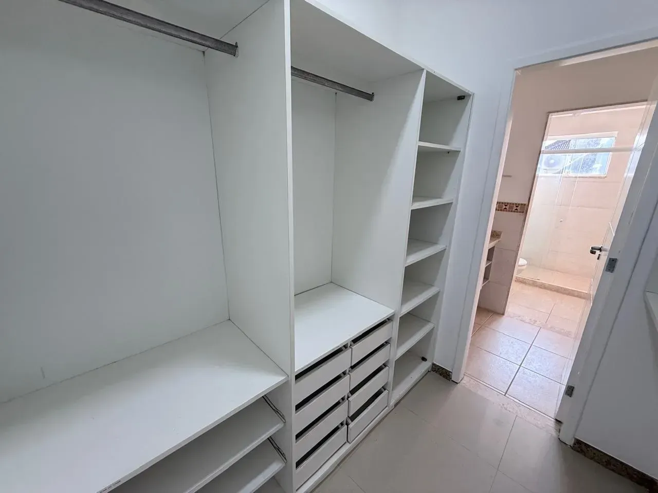 4 quartos e closet: casa de 280 m² — photo 7