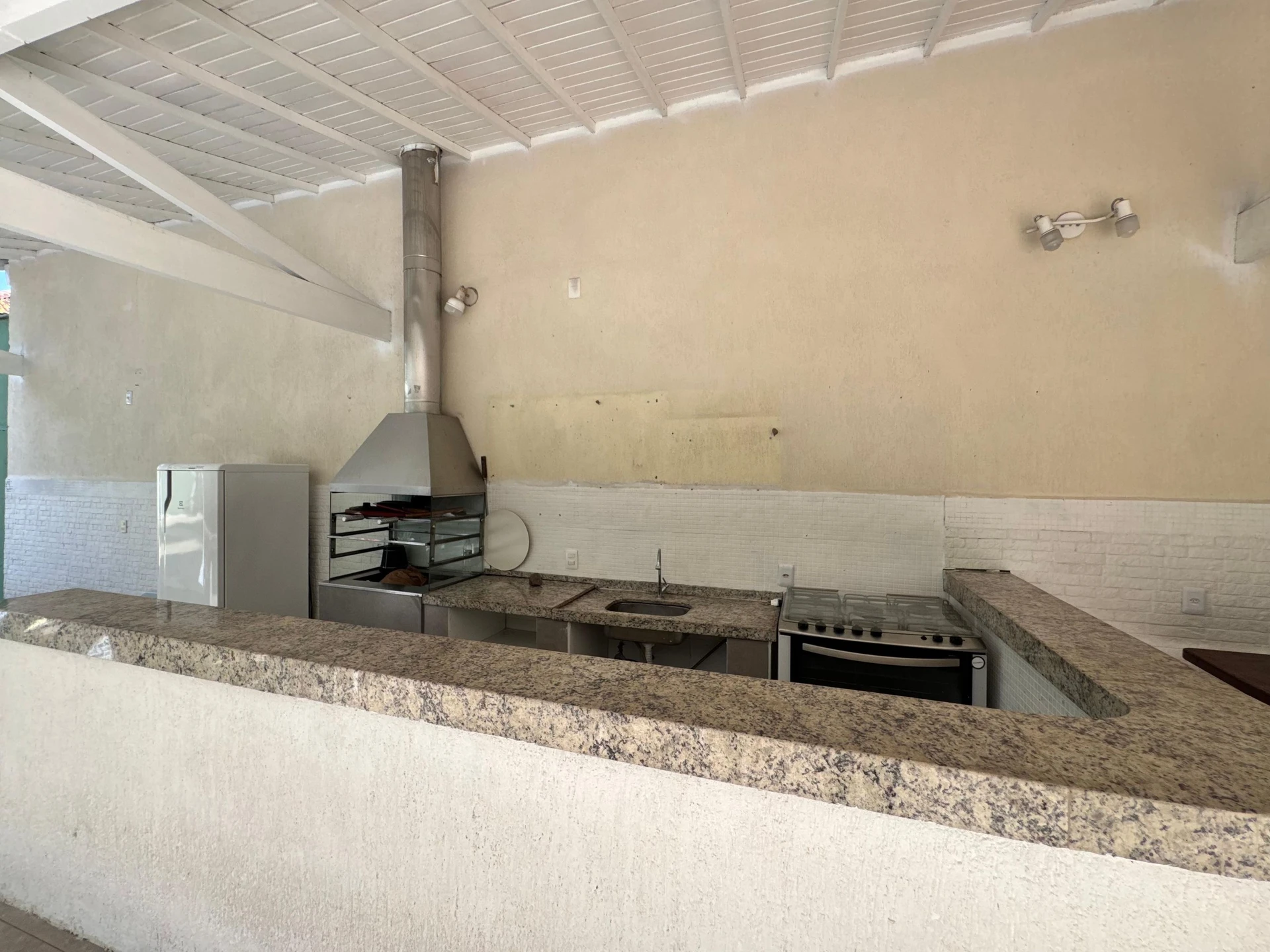 Furnished house with 4 en-suites and 6 bathrooms — photo 56