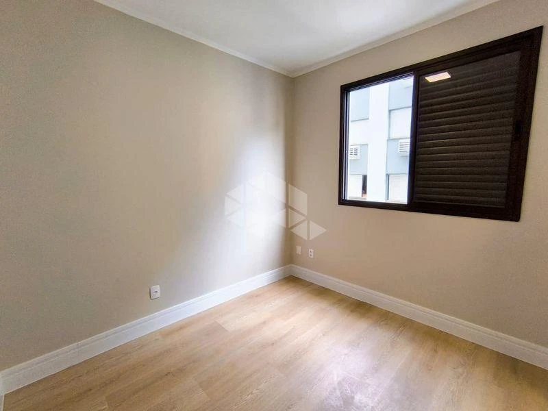 2-bedroom apartment with a water view — photo 3