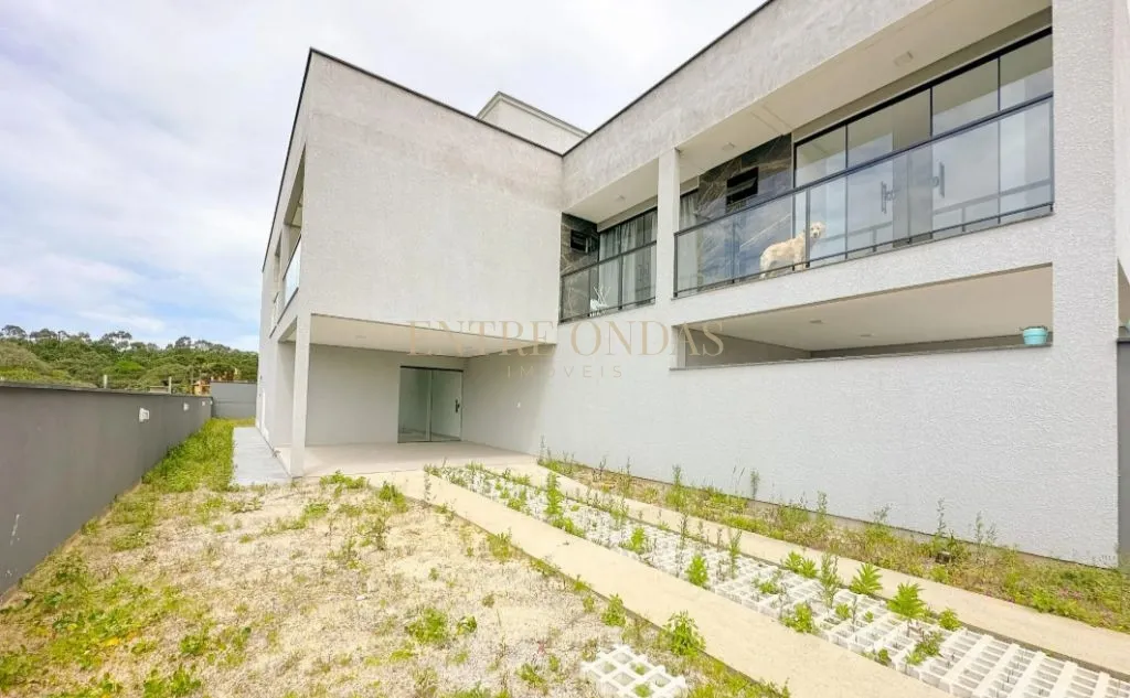 3-bedroom house with a mountain view in Florianópolis — photo 6