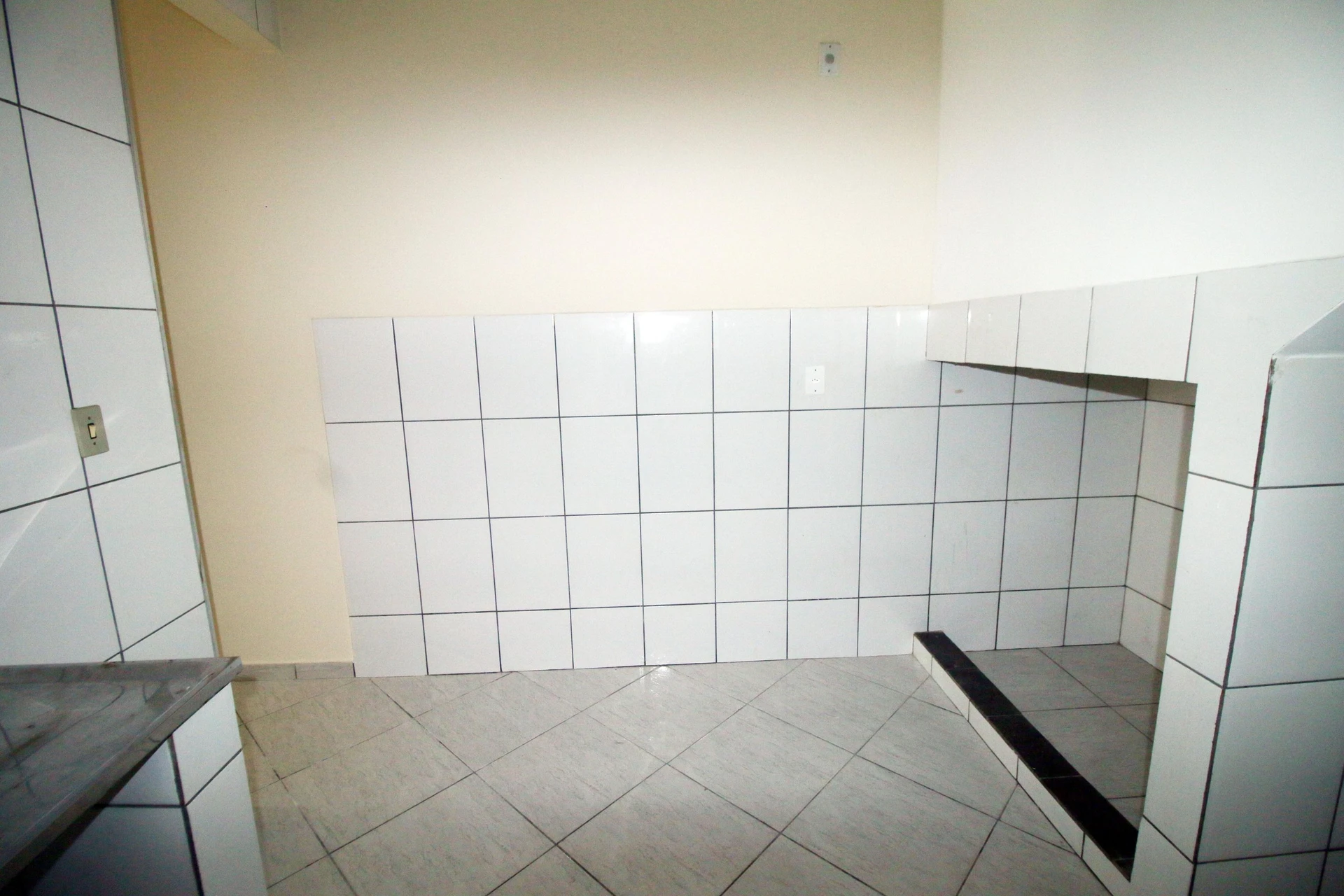 1-bedroom apartment with a balcony and laundry area — photo 10