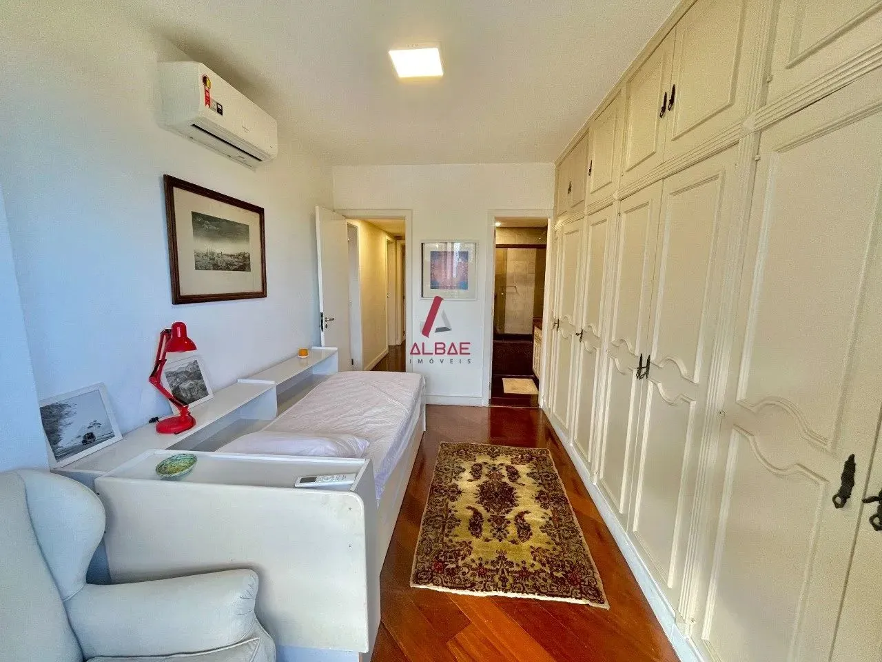 3-bedroom apartment with a balcony and 4 bathrooms — photo 11