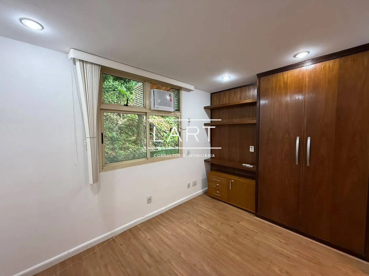 Apartamento de 3 quartos em condomínio com piscina — photo 19