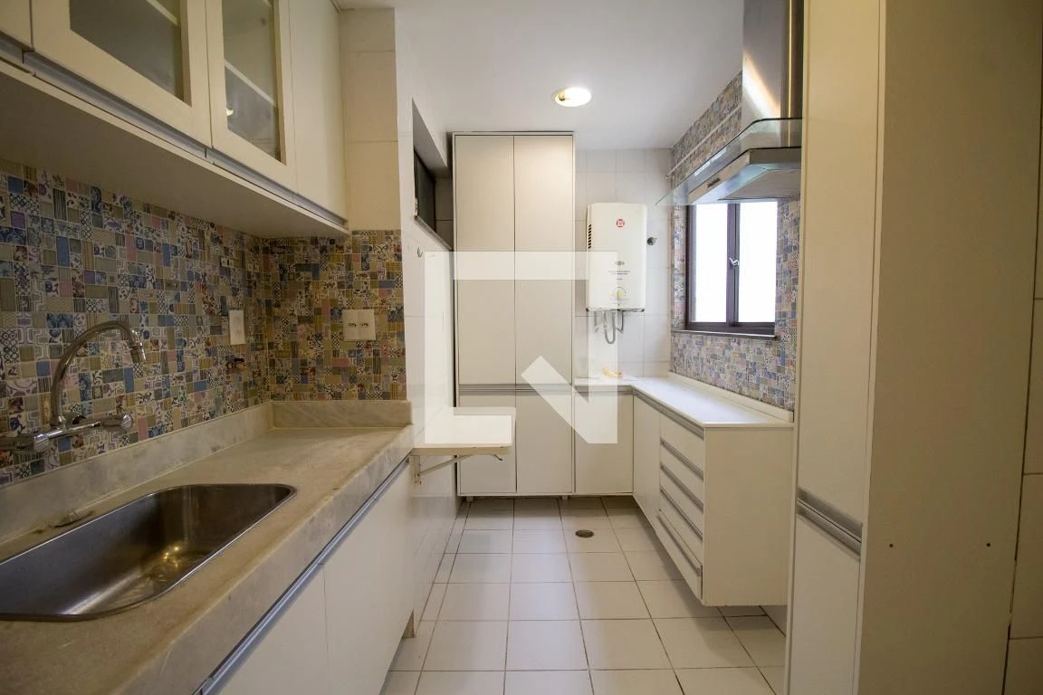 Apartamento sem mobília com 3 quartos e 5 banheiros — photo 24