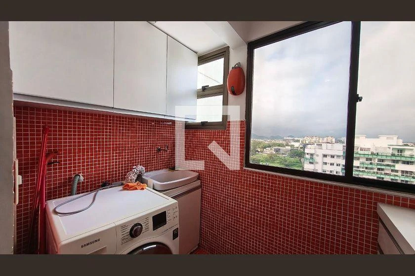 One-bedroom apartment with a mountain view — photo 16