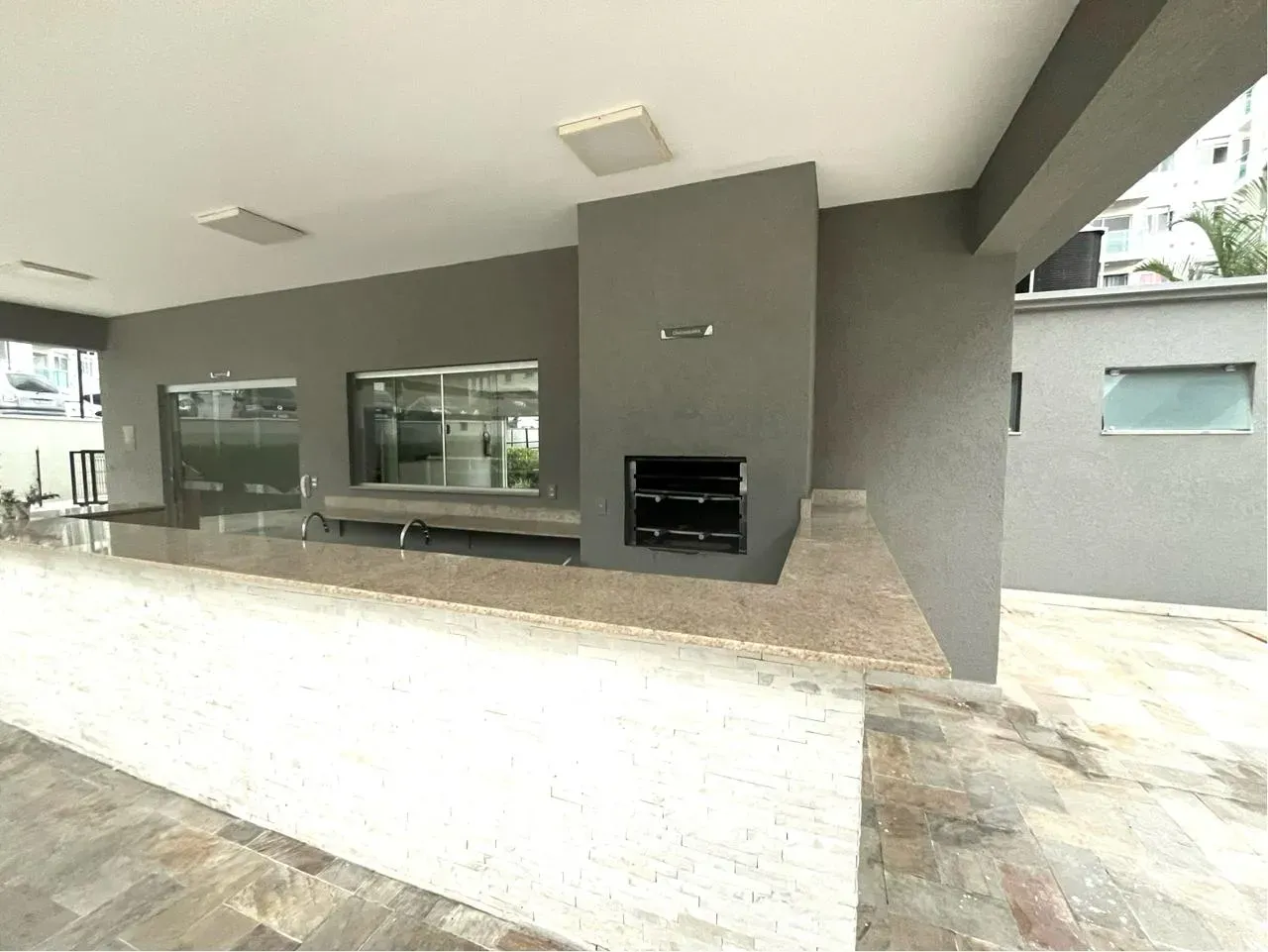 Balcony with a grill in a 2-bedroom apartment, 51 m² — photo 17