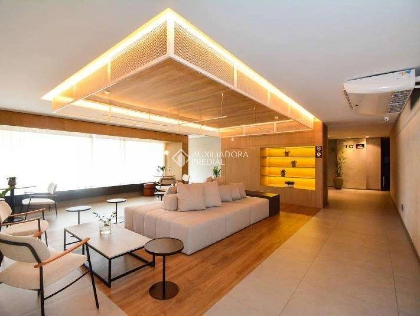 2-bedroom apartment in a building with a gym — photo 27
