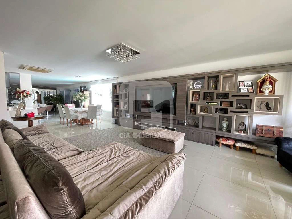 Casa com 5 quartos e 720 m², cozinha aberta e 6 vagas — photo 3