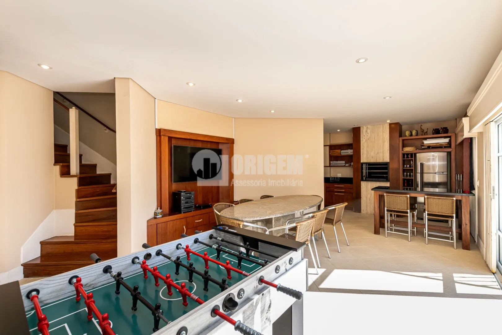 589 m² house with a bathtub and a water view — photo 72