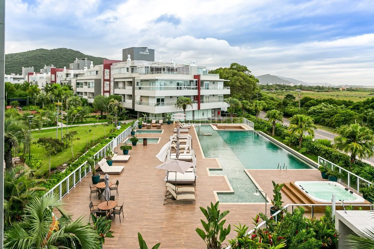 3-bedroom apartment in a building with a pool — photo 17