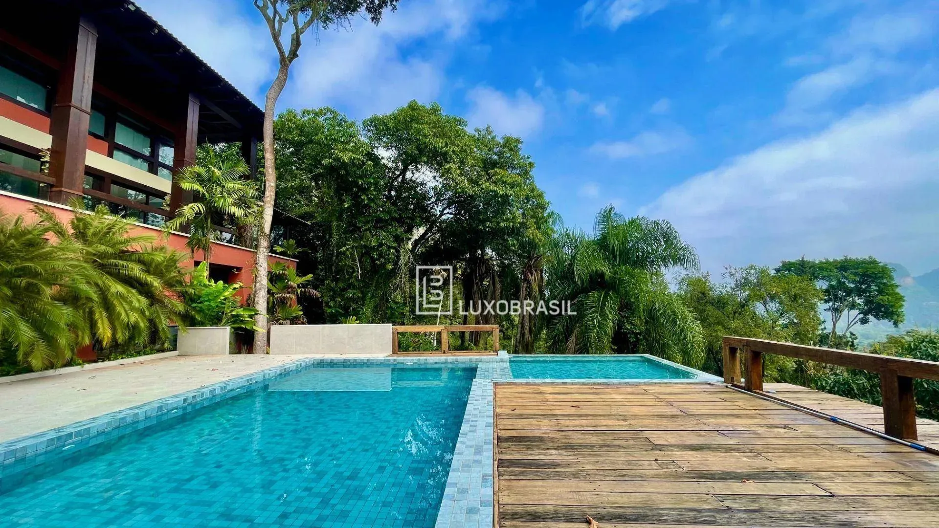 Furnished house with 9 en-suite bedrooms and 12 baths — photo 15