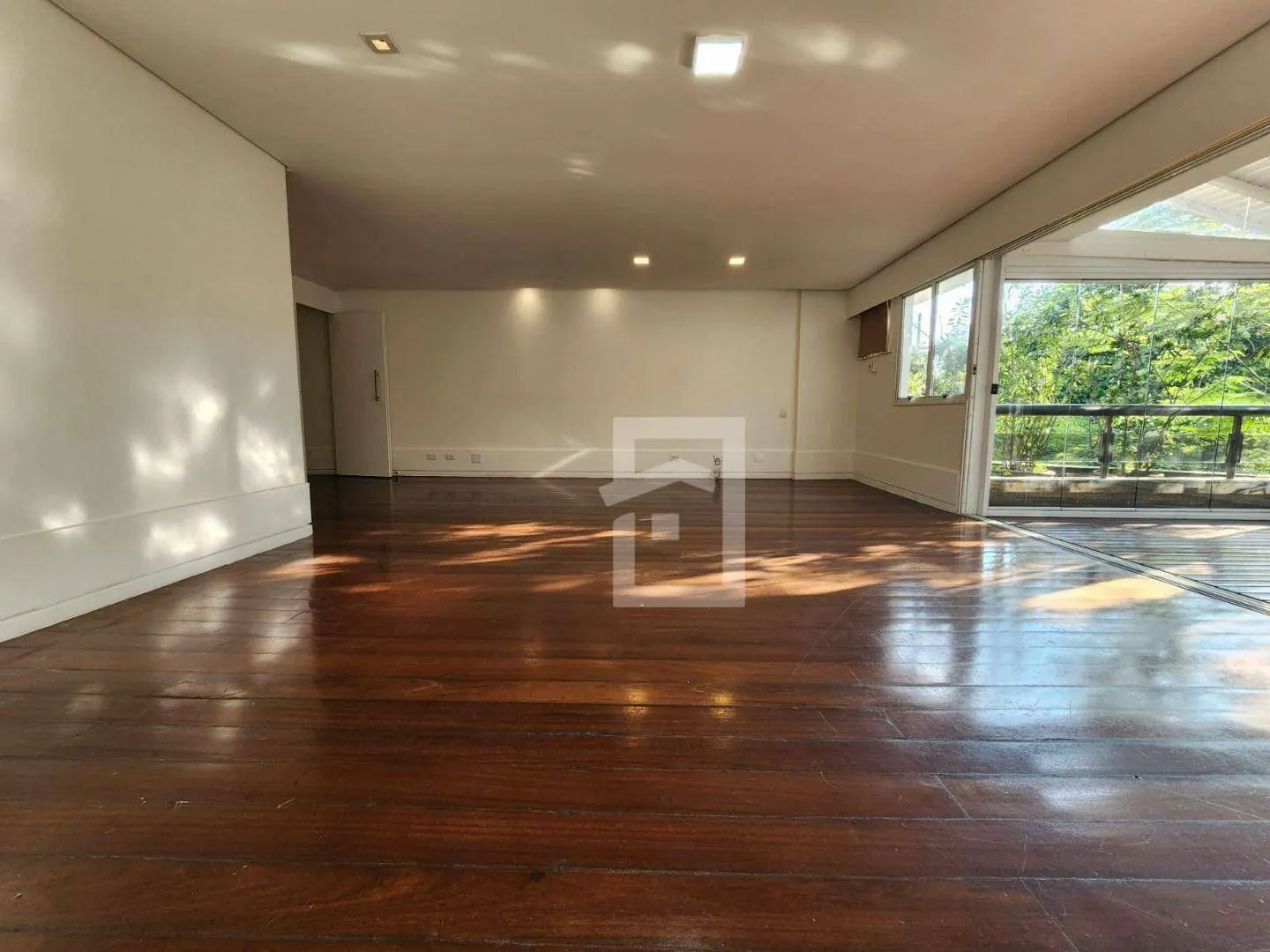Duplex penthouse with 5 bedrooms and 5 bathrooms — photo 4
